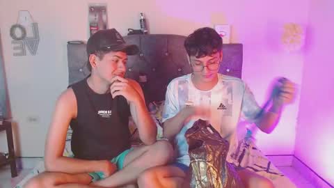 Snapshot of logan_willyams_ chatting on October 28, 10:44 pm logan_willyams_ online show from October 28, 10:44 pm