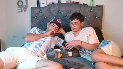 Snapshot of logan_willyams_ chatting on September 19, 12:26 am logan_willyams_ online show from September 19, 12:26 am