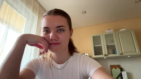 logancadarette online show from March 31, 12:38 pm