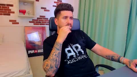 LoganStroud online show from June 25, 9:36 am