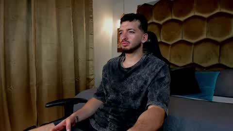 Logan Wolf online show from April 5, 3:09 pm