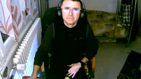 Snapshot of lokoum39 chatting on February 15, 7:06 pm lokoum39 online show from February 15, 7:06 pm