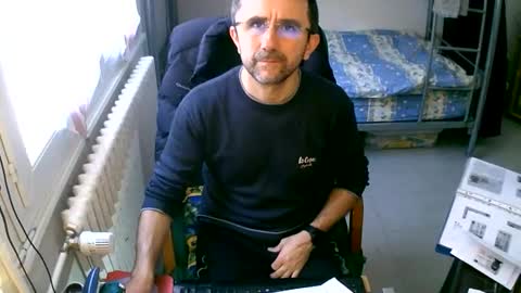 Snapshot of lokoum39 chatting on December 30, 11:48 am lokoum39 online show from December 30, 11:48 am