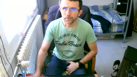 Snapshot of lokoum39 chatting on January 3, 1:57 pm lokoum39 online show from January 3, 1:57 pm