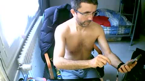 Snapshot of lokoum39 chatting on January 6, 12:57 pm lokoum39 online show from January 6, 12:57 pm