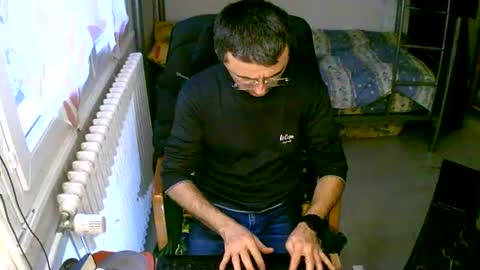 Snapshot of lokoum39 chatting on January 2, 3:40 pm lokoum39 online show from January 2, 3:40 pm