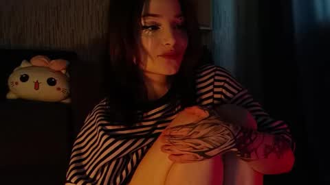 lola online show from April 14, 10:40 am