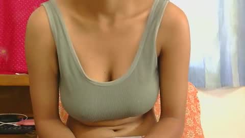 lolaa online show from November 18, 6:38 am