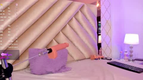 Lolaa  online show from March 27, 9:49 pm