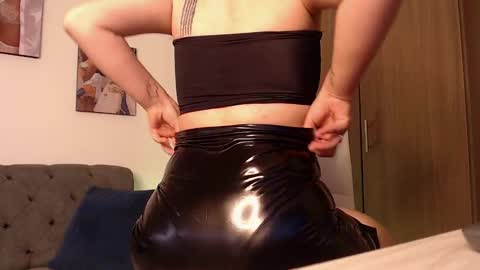 lolaandcamille online show from March 4, 7:22 pm