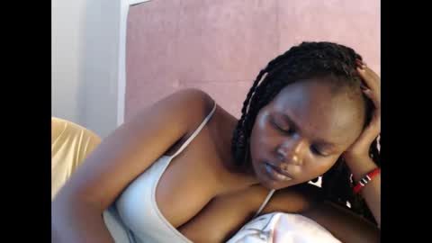 lolamia7 online show from November 13, 11:57 am