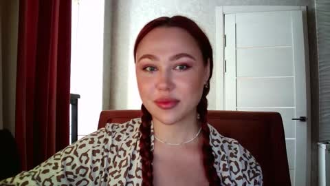 Lola online show from September 18, 10:30 am