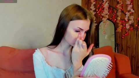 Lola online show from March 4, 10:01 am