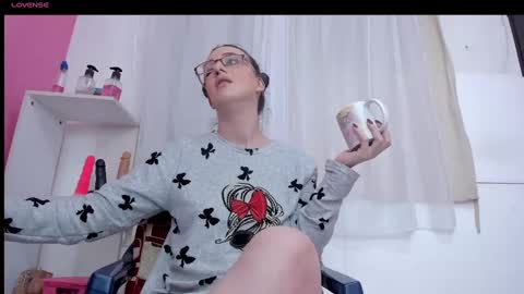 Lola online show from January 6, 9:19 am