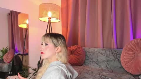 Lolly  online show from May 27, 1:45 am