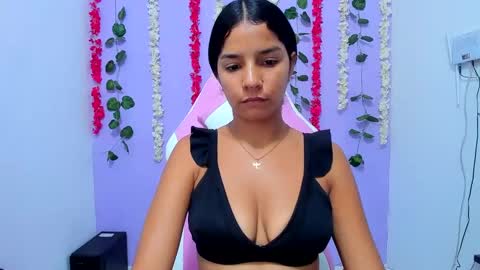 loly_skinny online show from December 19, 7:40 pm