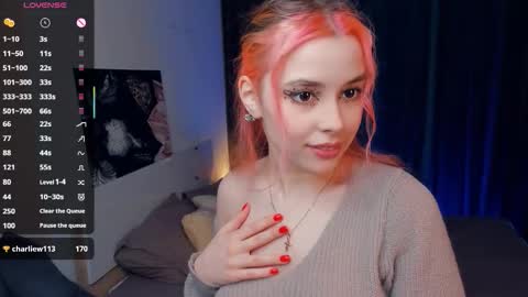 Lona online show from December 14, 8:04 pm