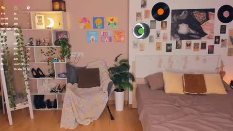 Lona online show from February 7, 7:50 pm