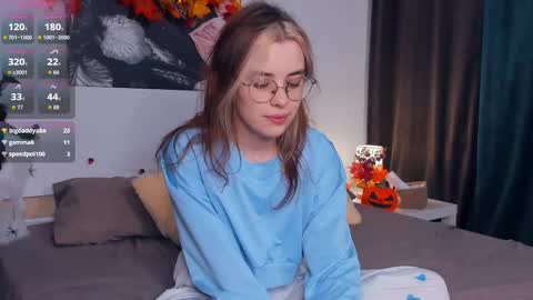 Lona online show from October 18, 8:02 pm