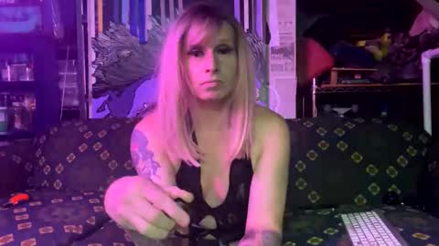 longbeachcd69 online show from March 11, 10:18 am