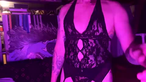 longbeachcd69 online show from December 2, 8:25 am