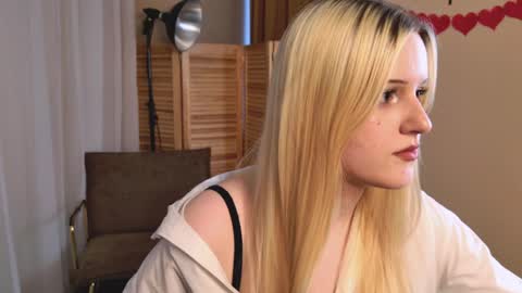 Belle online show from April 3, 12:45 pm