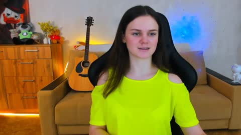 Snapshot of lora_cain chatting on December 5, 2:17 pm Lora Cain online show from December 5, 2:17 pm