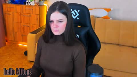 Snapshot of lora_cain chatting on December 16, 3:22 pm Lora Cain online show from December 16, 3:22 pm