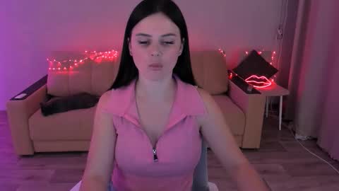 Snapshot of lora_cain chatting on October 9, 2:33 pm Lora Cain online show from October 9, 2:33 pm