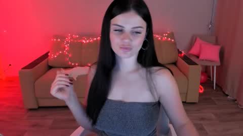 Snapshot of lora_cain chatting on October 19, 1:05 pm Lora Cain online show from October 19, 1:05 pm