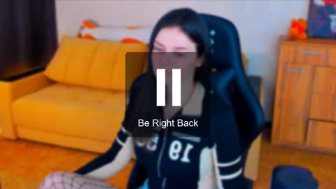 Snapshot of lora_cain chatting on January 17, 5:21 am Lora Cain online show from January 17, 5:21 am