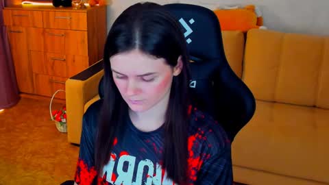 Snapshot of lora_cain chatting on January 6, 7:02 pm Lora Cain online show from January 6, 7:02 pm