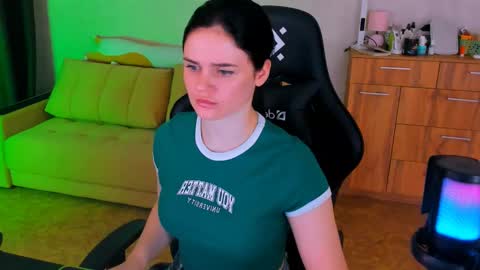 Snapshot of lora_cain chatting on March 3, 3:22 pm Lora Cain online show from March 3, 3:22 pm