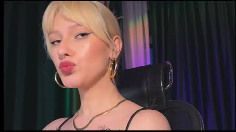 Lora heil online show from April 13, 3:49 pm