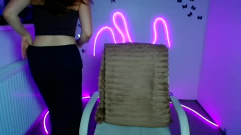 Lora online show from June 26, 11:37 am