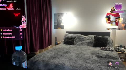 Lora online show from January 25, 2:36 pm