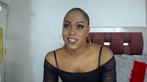 Loraine online show from November 17, 8:44 pm