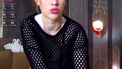 Lora online show from December 16, 5:19 pm