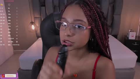 Lorena Vieira  online show from March 5, 5:08 pm