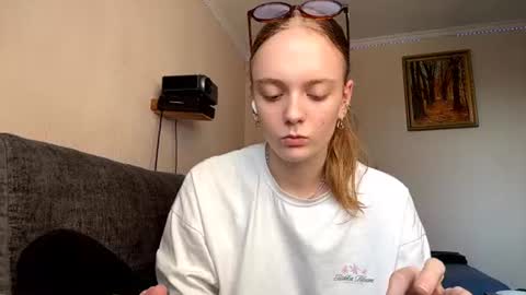 loretarobey online show from July 28, 12:48 pm