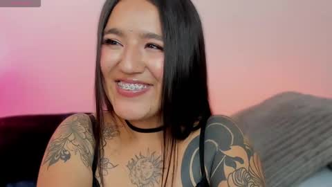 lottie_fox online show from February 3, 6:22 am