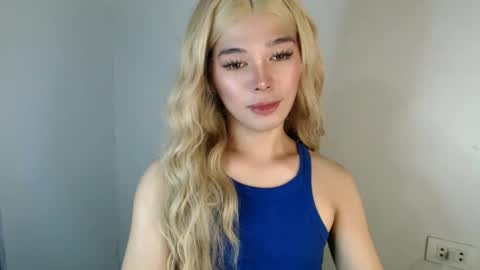 louilalicious online show from February 27, 7:08 am