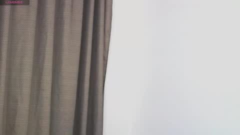 louisebella online show from February 1, 12:52 am