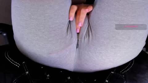 Snapshot of love_hard_kiru chatting on October 2, 3:55 pm Kira online show from October 2, 3:55 pm