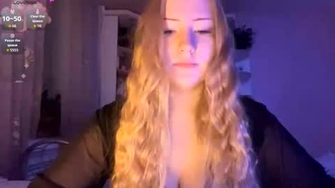 Megan online show from February 1, 4:04 pm