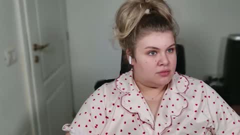 Ally online show from December 4, 8:58 am