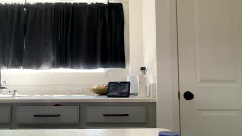 Love online show from December 2, 5:21 pm