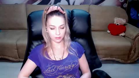 private open online show from March 7, 12:27 pm