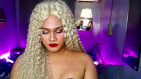 Snapshot of lovely_coleen chatting on September 20, 2:42 pm lovely_coleen online show from September 20, 2:42 pm