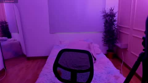 Emma online show from June 5, 1:38 pm